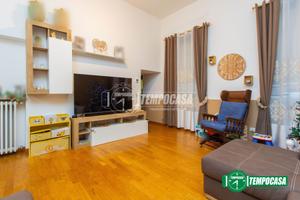 TRE LOCALI INDIPENDENTE ZONA REDENTORE