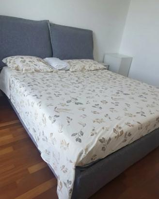Letto matrimoniale con contenitore