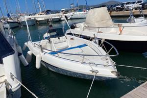 Aquamar Samoa 5,50 m con Honda BF40A