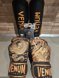 guantoni e accessori venum kick boxing