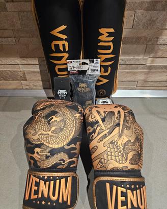 guantoni e accessori venum kick boxing