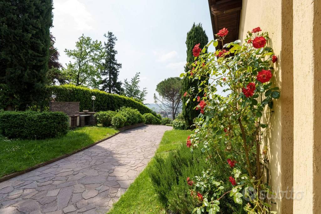 Casa – Erba, Torricella - Vista 3
