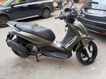 Beverly 350