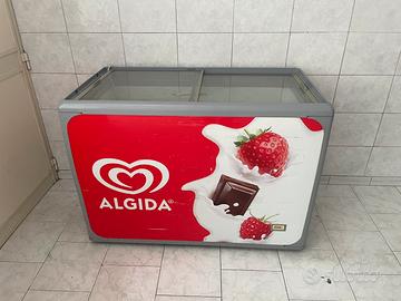 Frigo per gelati, congelatore.