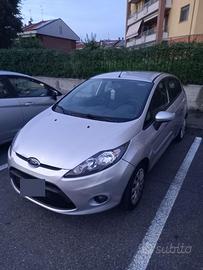 ford fiesta benzina  anno 2011