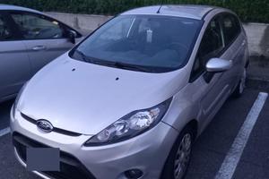 ford fiesta benzina  anno 2011