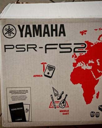 pianola Yamaha PSR-F52 con custodia 