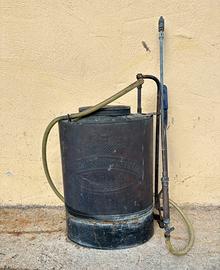Pompa in rame irroratrice a spalla, Vintage