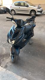 Scooter Yamaha Aerox 50 4 Tempi