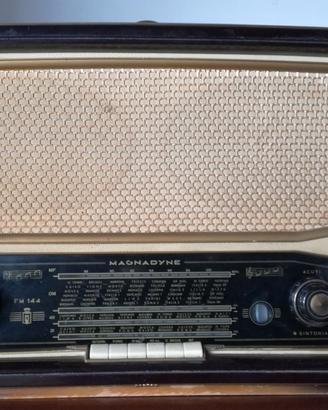 Radio vintage Magnadyne FM144 
