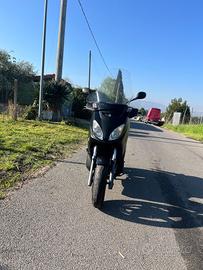 Yamaha X-Max 250