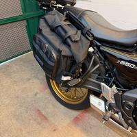 Borsa per Kawasaki Z650 RS con staffa lato destro