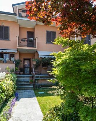 Villetta a schiera di 246 m² con 4 locali e box au