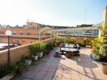 San giusto - spazioso attico con terrazza panoram