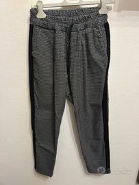 Pantaloni B.2