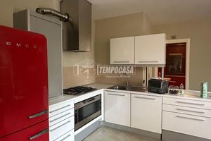 AMPIO BILOCALE CON BOX AUTO