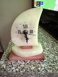 Orologio da tavola vintage artigianalmente.