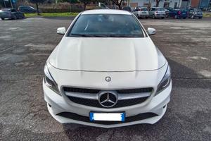 Auto Mercedes-Benz CLA 200-D Automatic SPORT