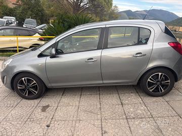 Opel Corsa benzina e metano anno 2013 garantita