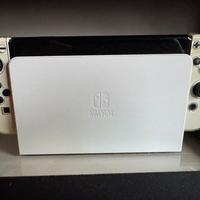 Nintendo Switch OLED + 4 Giochi