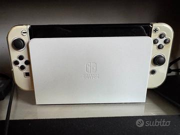 Nintendo Switch OLED + 4 Giochi