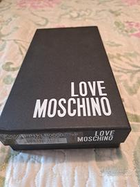 portafoglio love moschino
