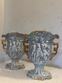 Coppia vasi R. Capodimonte porcellana bassorilievo