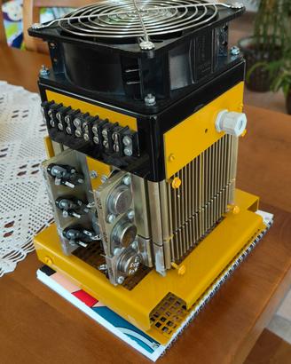 Gruppo statico con sei transistor di potenza 