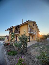 Appartamento con ingresso indipendente in villino