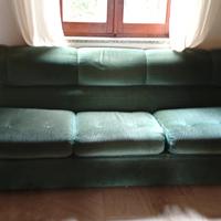 Salotto in velluto: divano e due poltrone