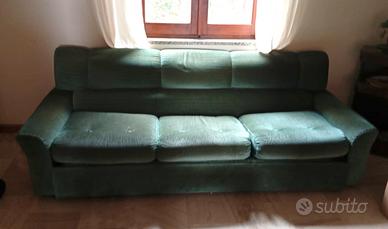 Salotto in velluto: divano e due poltrone