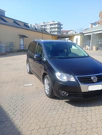 Volkswagen Touran - APERTI AD AGOSTO