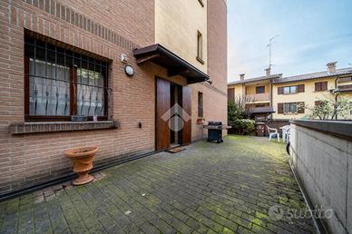 3 LOCALI A SAN POLO D'ENZA