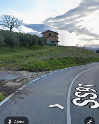 Vendita di Casa indipendente 300 mq+8000 mq di ter