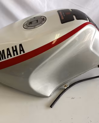 Serbatoio Yamaha FJ 1200 usato