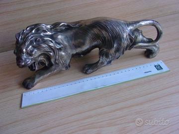 scultore M. Fabris " leone "