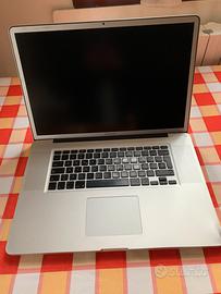 MacBook pro 17 pollici A1297 anno 2009 non si acce