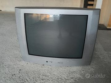 Philips 28PT4426/01 è un televisore 