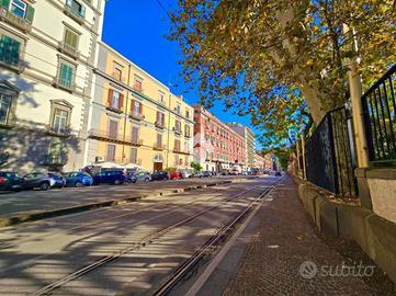 4 LOCALI A NAPOLI