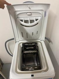 Lavatrice Indesit a carica dall'alto