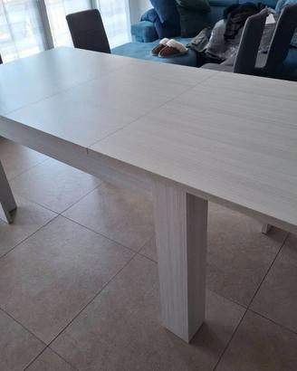 Tavolo allungabile effetto legno