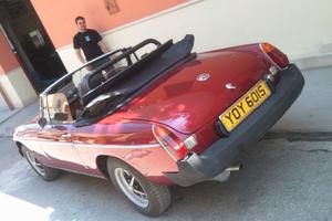 Auto copuè d’epoca MG b anno 1978