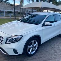 MERCEDES-BENZ GLA 200 d Automatic 4Matic Sport