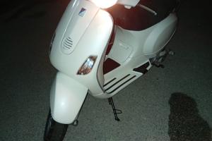 Vespa LX 125