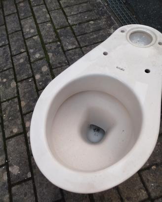 Wc con cassetta esterna 