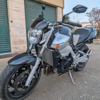 SUZUKI GSR 600
