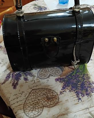 borsa vintage rigida nera lucida