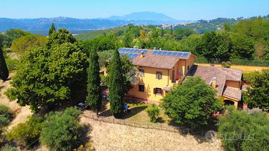 VILLA SINGOLA A FORANO