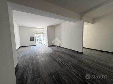 NEGOZIO A MARANO DI NAPOLI