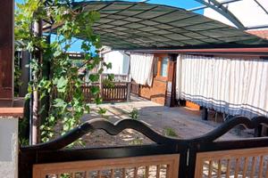 Casa con vista mare e ampi spazi esterni a Furnari